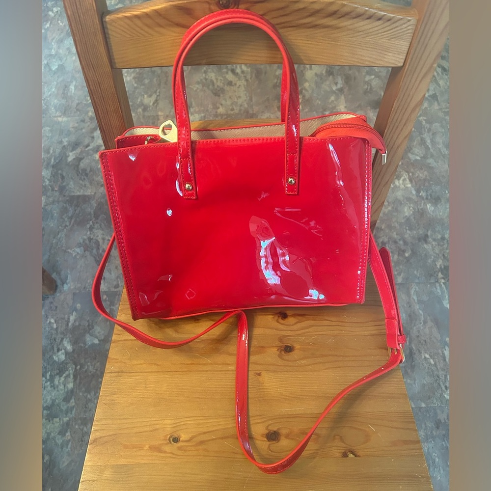 GUC Red patent purse